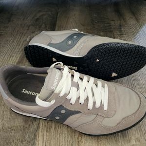 Women's Saucony Sneakers 9 1/2